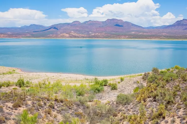 Is Roosevelt Lake full