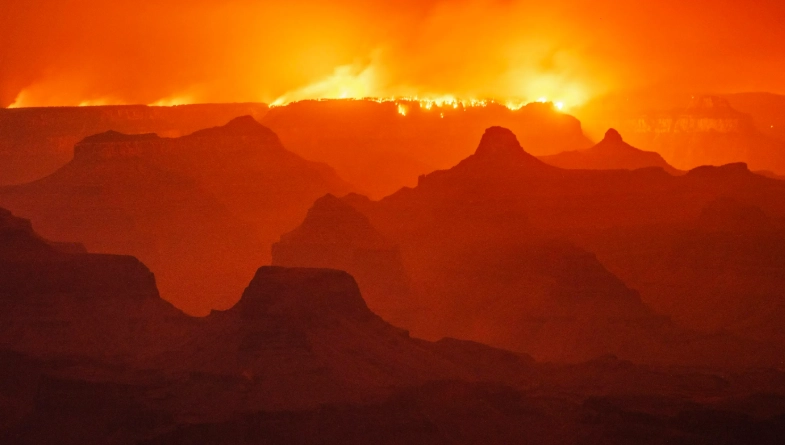 Grand Canyon wildfire