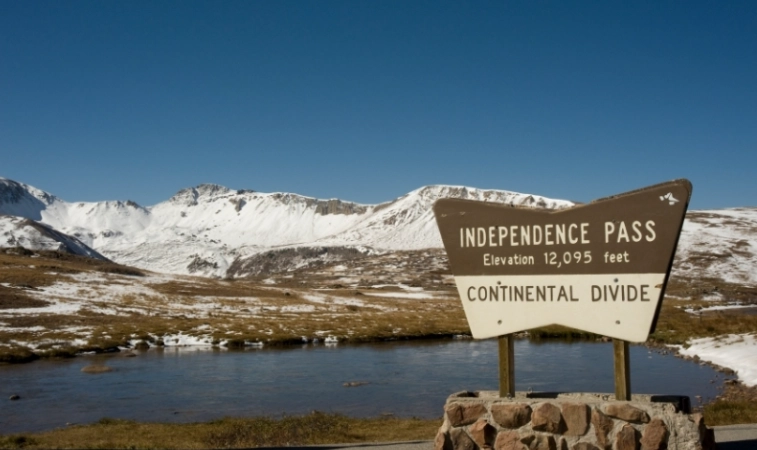 Independence Pass road conditions