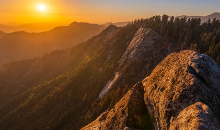 closest city to Sequoia National Park