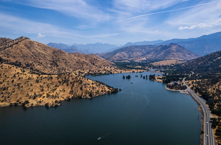 major cities near Sequoia National Park