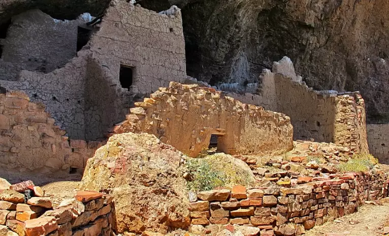 Tonto National Monument hiking