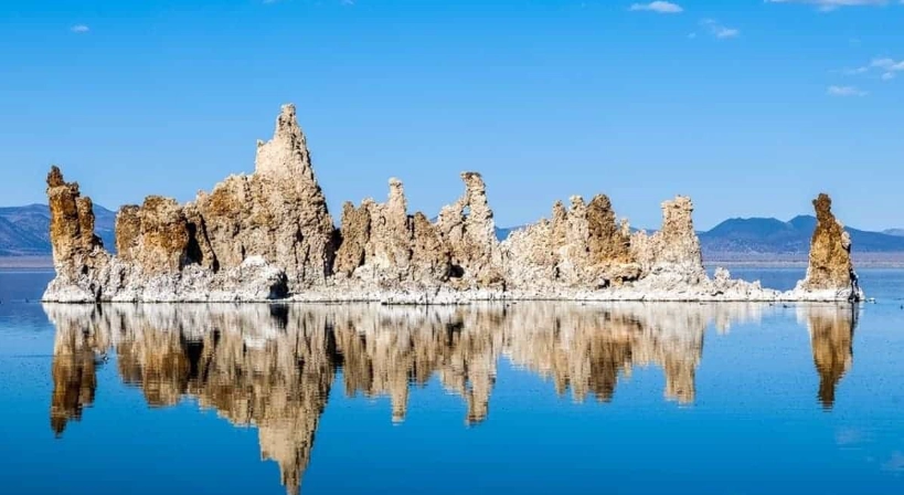 Mono Lake tufa towers
