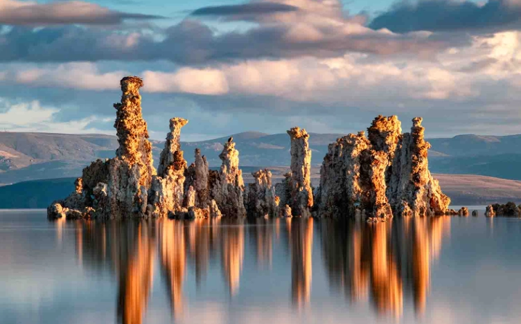 Mono Lake tufa towers