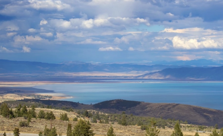 Where is Bear Lake located