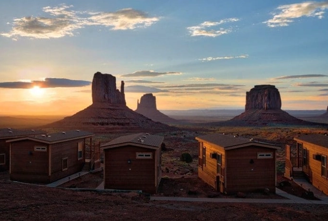 monument valley hotels