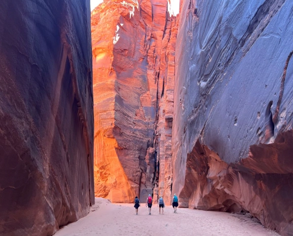 Hiking Buckskin Gulch: Complete Guide to Permits, Safety and Routes