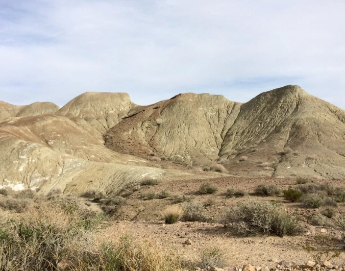 Rainbow Basin hiking