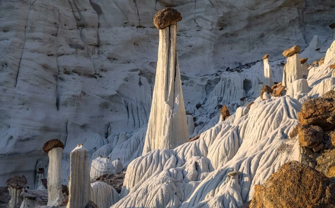 Wahweap Hoodoos hiking