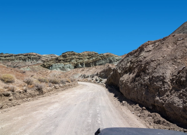 Rainbow Basin hiking