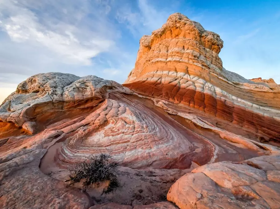 Vermilion Cliffs National Monument: A Guide to Coyote Buttes & The Wave