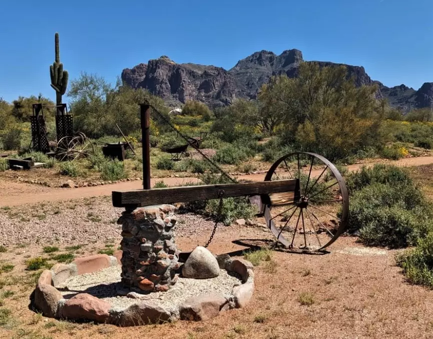 Arizona desert trails